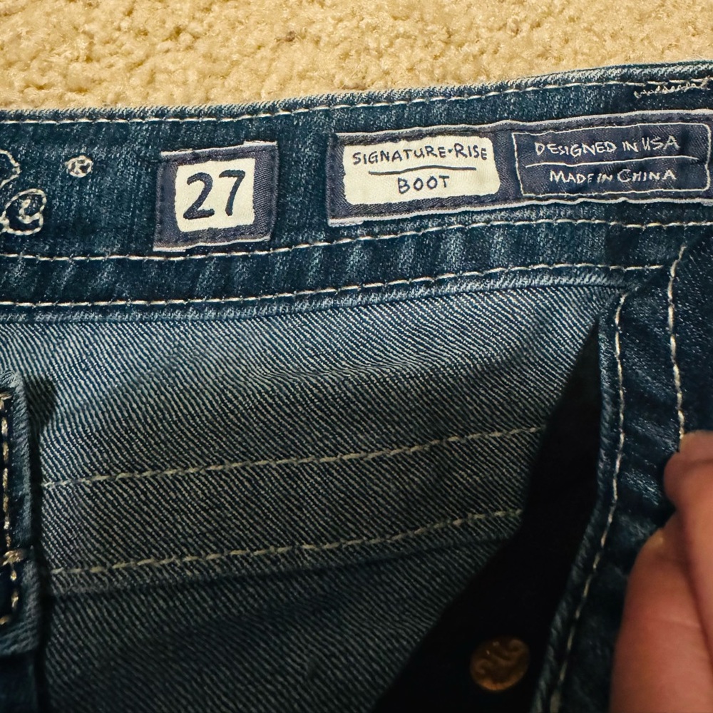 Miss Me Signature Rise Bootcut Jeans - Picture 3 of 4